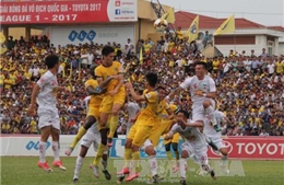 Trút mưa bàn thắng vào lưới Hoàng Anh Gia Lai, FLC Thanh Hóa củng cố ngôi đầu